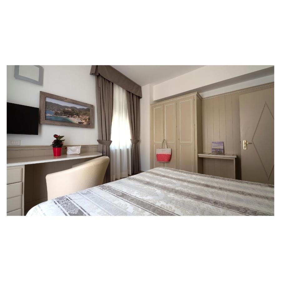 Hotel Margherita Монтероссо-аль-Маре Экстерьер фото